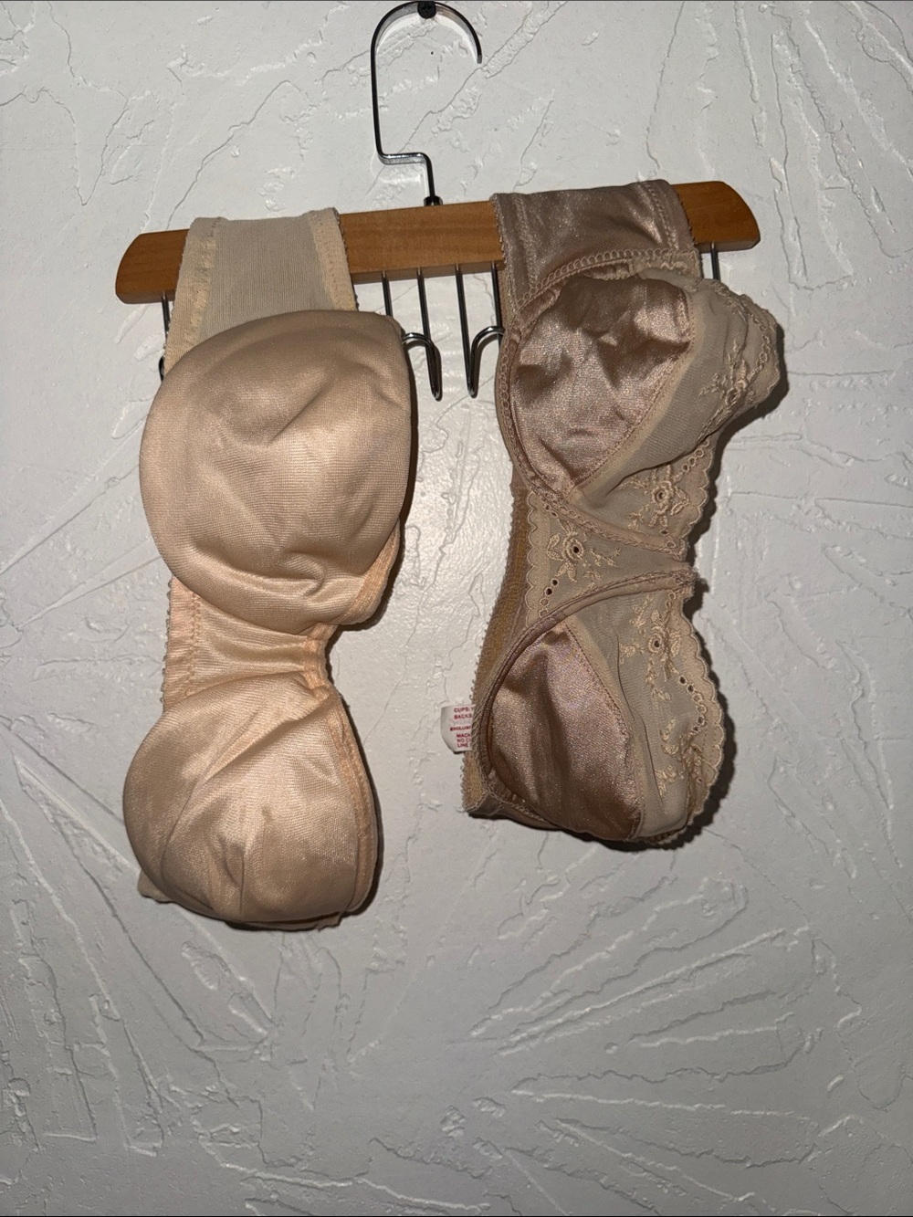 Beige/Nude Strapless Underwire and Lace Bras- Neutral Vtg 34B 2pc